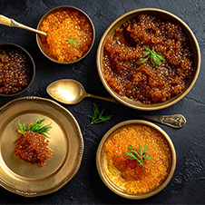 Caviar auf Tellern serviert Caviar auf Tellern serviert